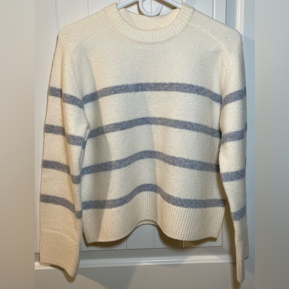 Abercrombie & Fitch Sweaters - Abercrombie and Fitch Sweater